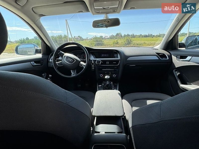 Седан Audi A4 2012 в Черновцах