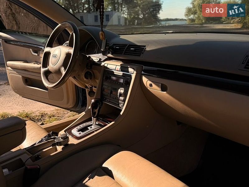 Седан Audi A4 2004 в Кременчуці