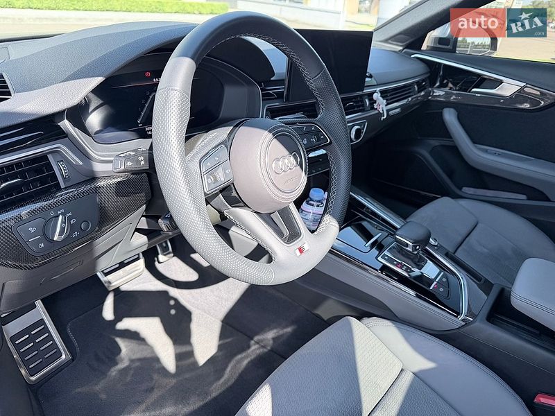 Седан Audi A4 2023 в Києві