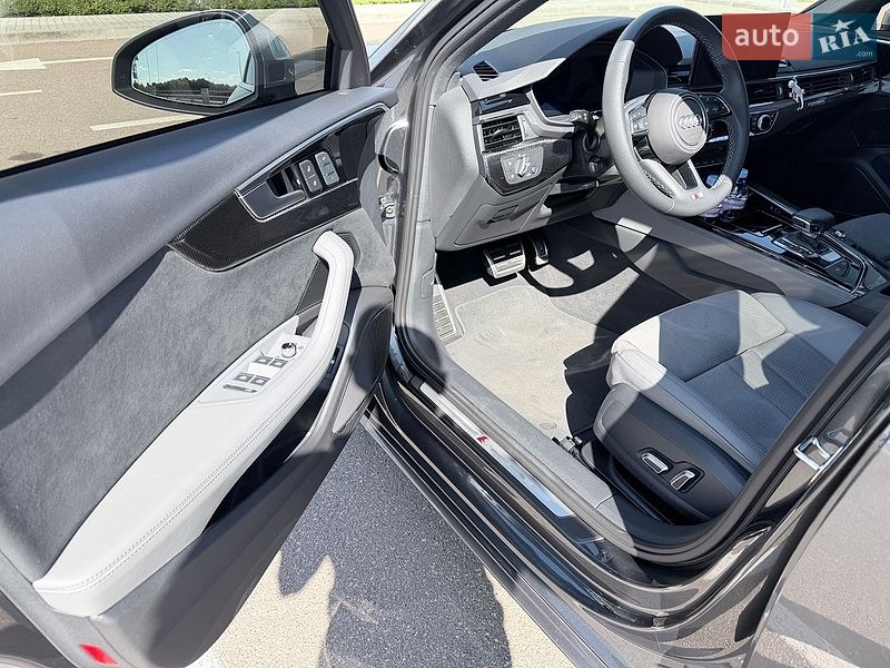 Седан Audi A4 2023 в Києві
