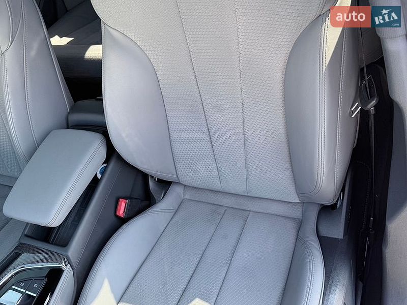 Седан Audi A4 2023 в Києві