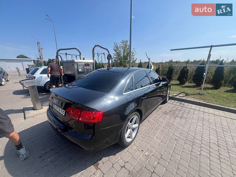 Седан Audi A4 2008 в Городке