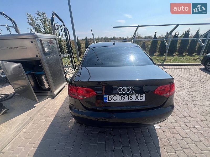 Седан Audi A4 2008 в Городке