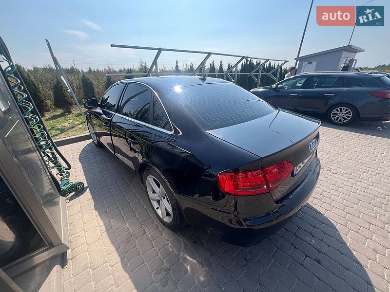 Седан Audi A4 2008 в Городке