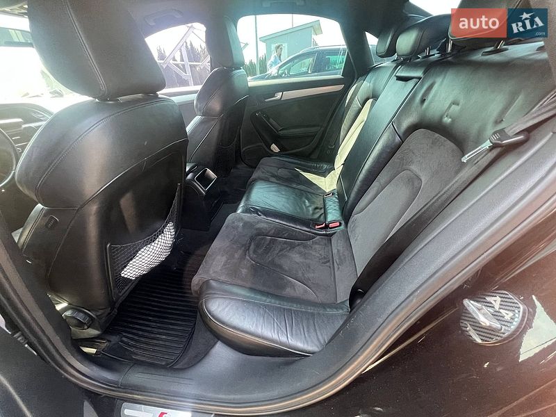 Седан Audi A4 2008 в Городке