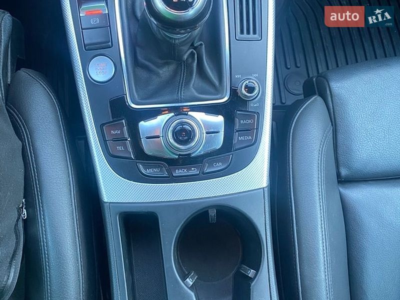 Седан Audi A4 2015 в Кропивницком