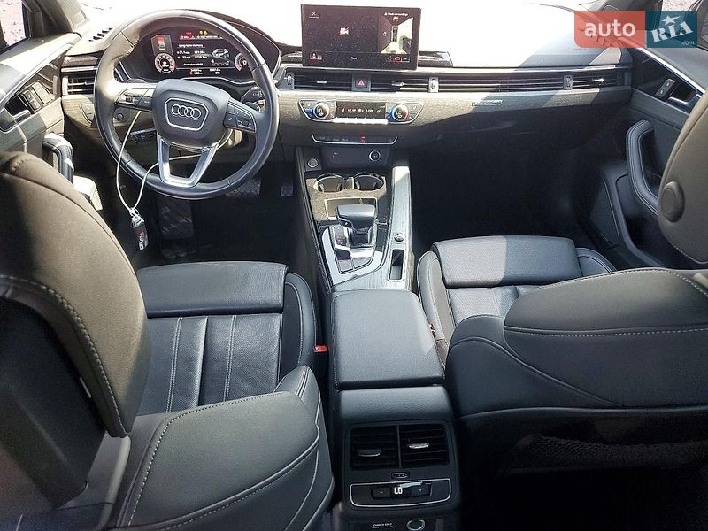 Седан Audi A4 2021 в Львове
