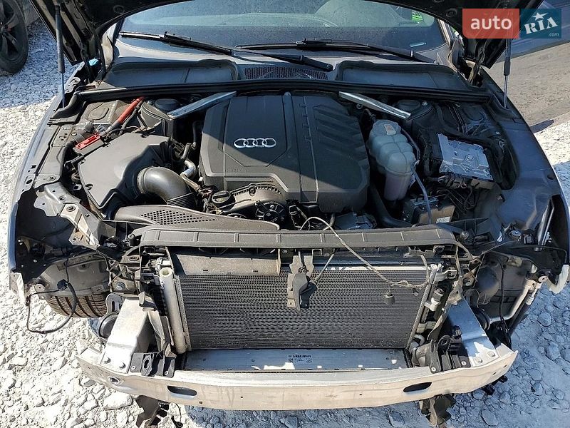 Седан Audi A4 2021 в Львове