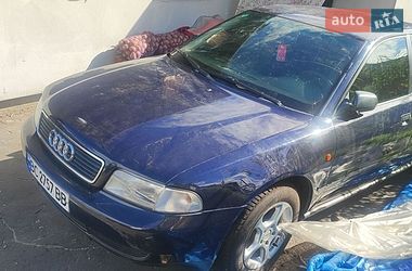 Седан Audi A4 1995 в Шептицькому