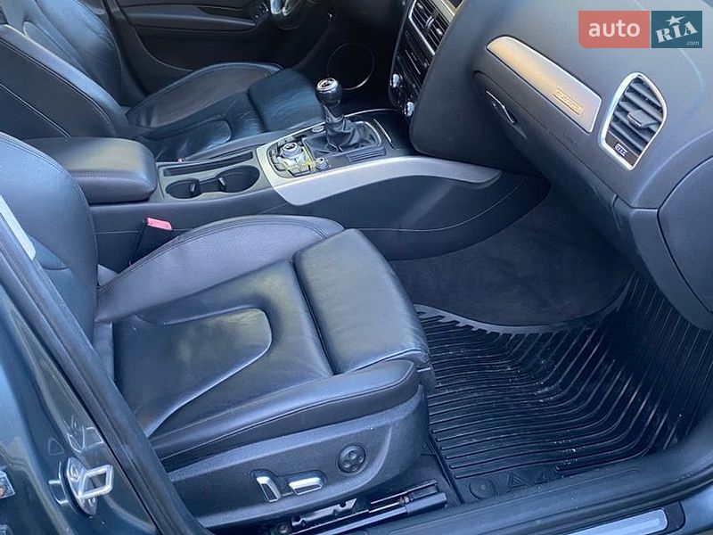Седан Audi A4 2015 в Кропивницком