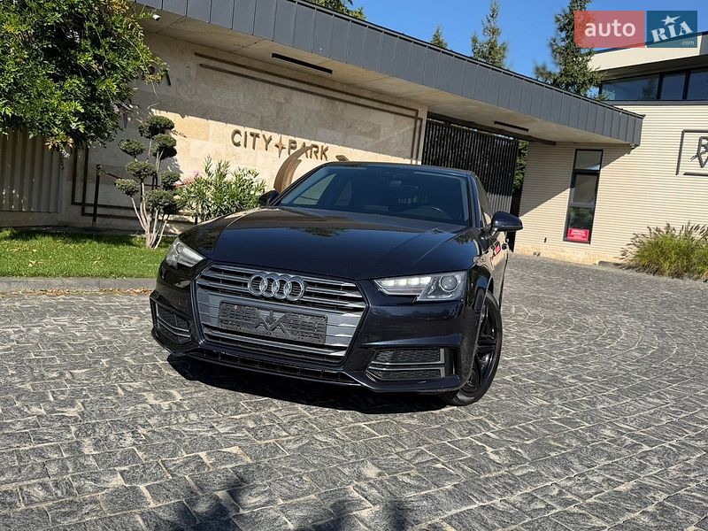 Седан Audi A4 2018 в Львове