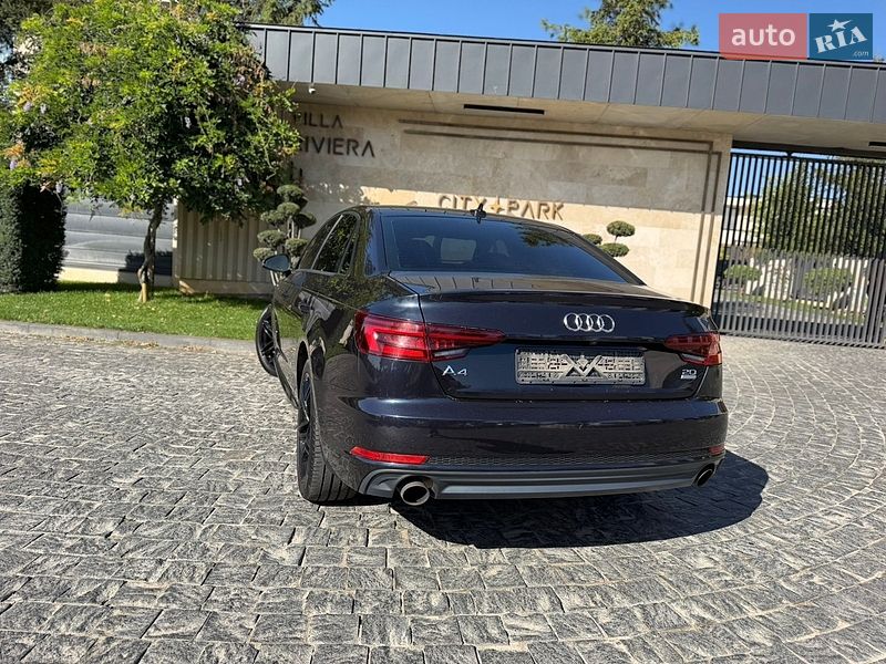 Седан Audi A4 2018 в Львове