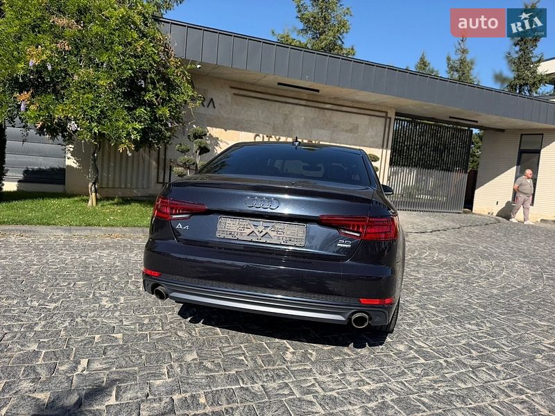 Седан Audi A4 2018 в Львове