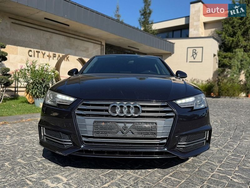 Седан Audi A4 2018 в Львове