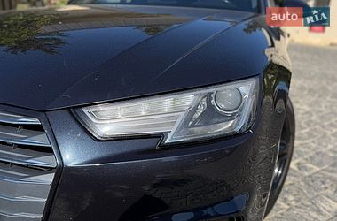 Седан Audi A4 2018 в Львове