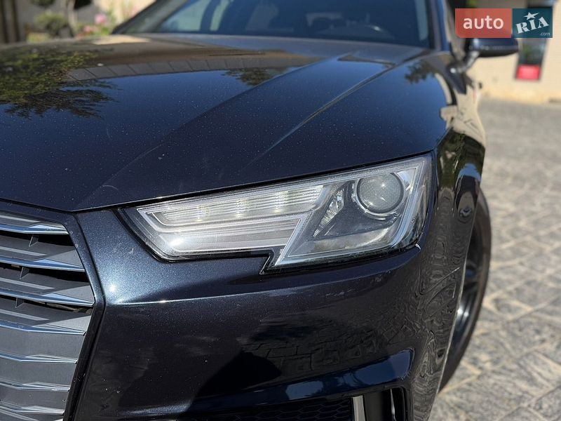 Седан Audi A4 2018 в Львове