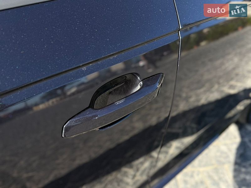 Седан Audi A4 2018 в Львове