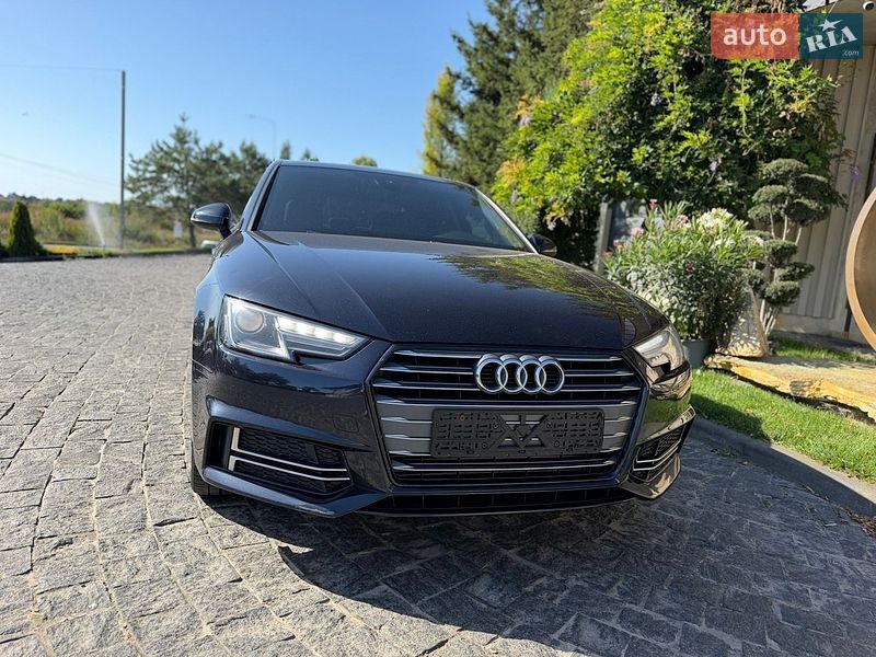 Седан Audi A4 2018 в Львове