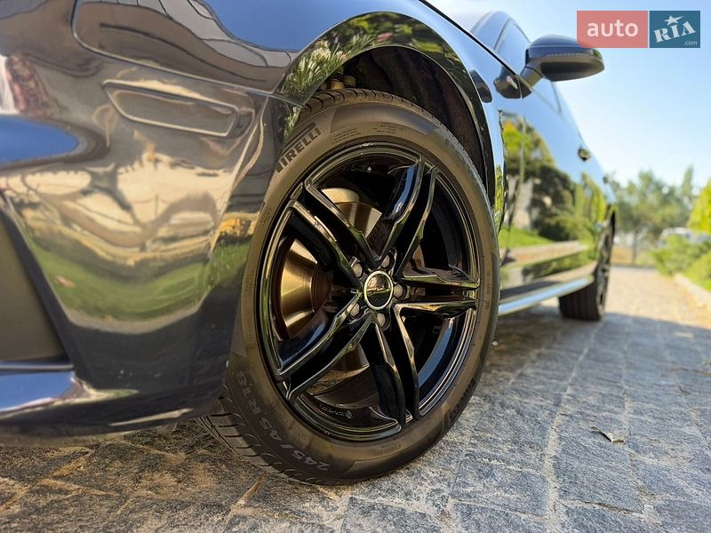 Седан Audi A4 2018 в Львове