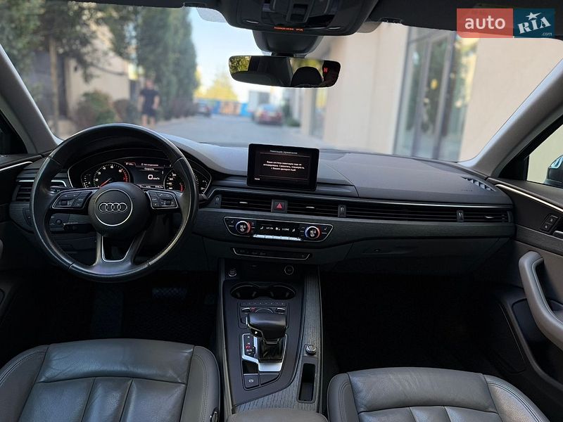 Седан Audi A4 2018 в Львове