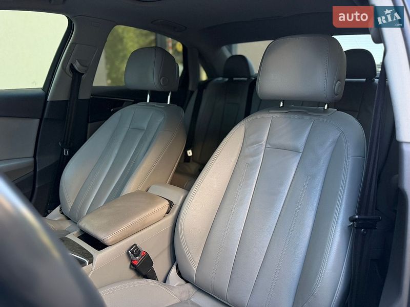 Седан Audi A4 2018 в Львове