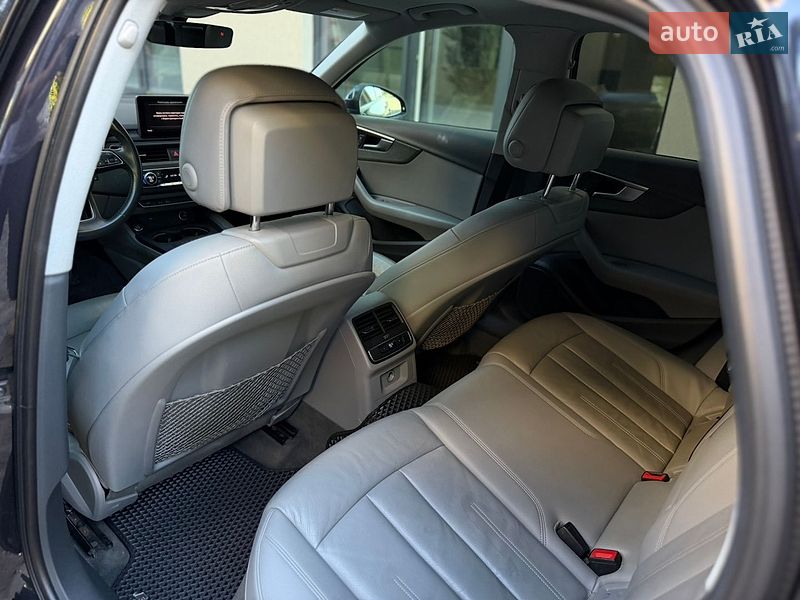 Седан Audi A4 2018 в Львове