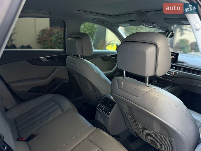 Седан Audi A4 2018 в Львове