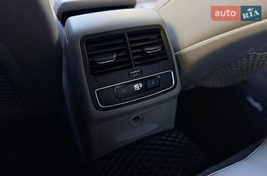 Седан Audi A4 2018 в Львове