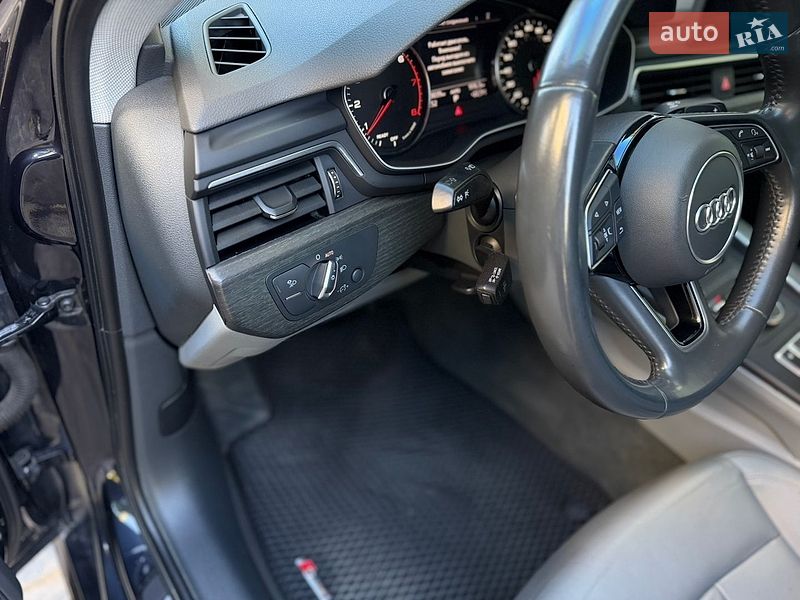 Седан Audi A4 2018 в Львове