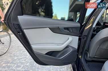 Седан Audi A4 2018 в Львове
