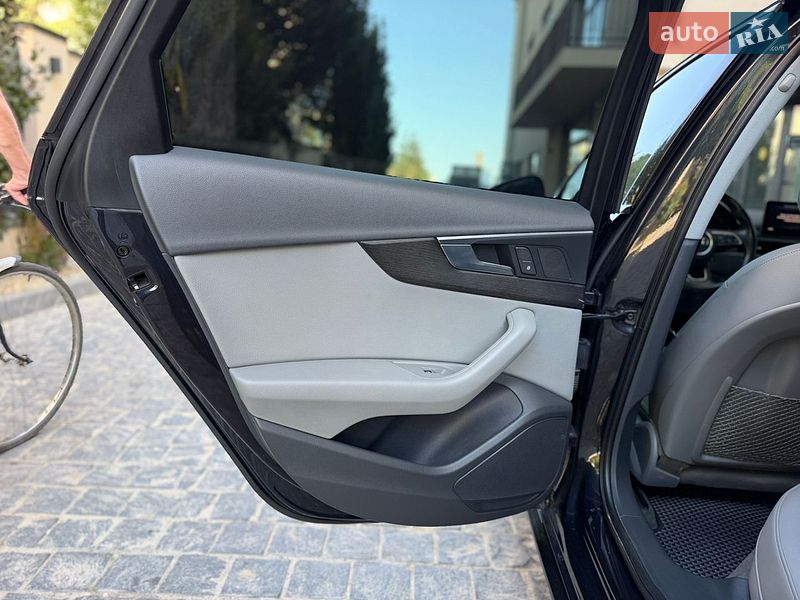 Седан Audi A4 2018 в Львове