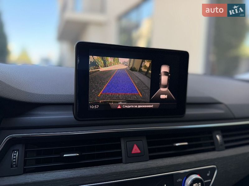 Седан Audi A4 2018 в Львове