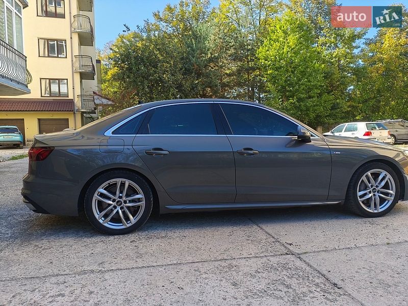 Седан Audi A4 2023 в Івано-Франківську