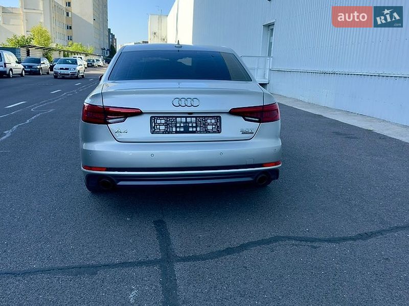 Седан Audi A4 2017 в Луцке