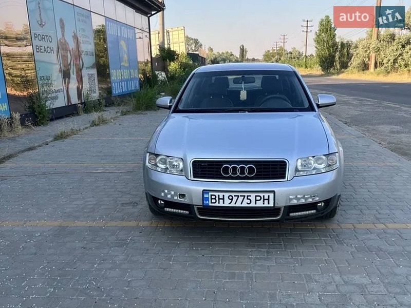 Седан Audi A4 2001 в Кароліно-Бугазі