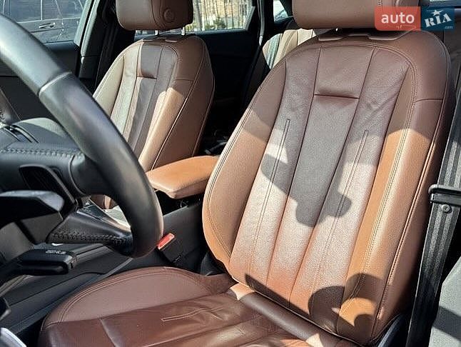 Седан Audi A4 2018 в Львове