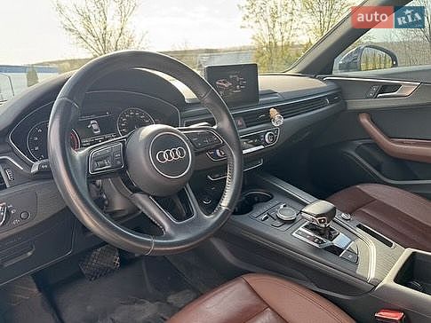Седан Audi A4 2018 в Львове