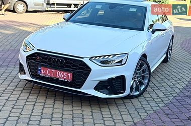 Седан Audi A4 2021 в Мукачево