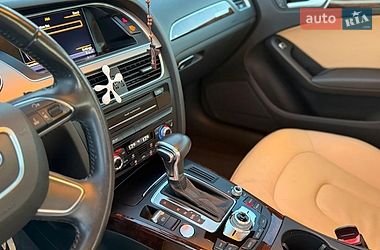 Седан Audi A4 2014 в Ужгороді