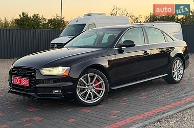 Седан Audi A4 2014 в Ужгороді