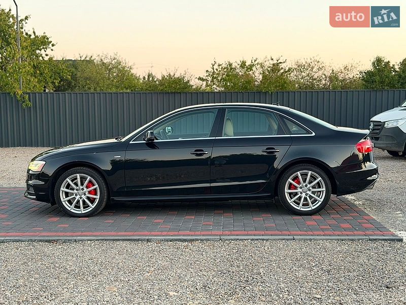 Седан Audi A4 2014 в Ужгороді