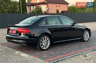 Седан Audi A4 2014 в Ужгороді