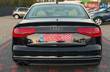 Седан Audi A4 2014 в Ужгороді