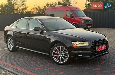 Седан Audi A4 2014 в Ужгороді