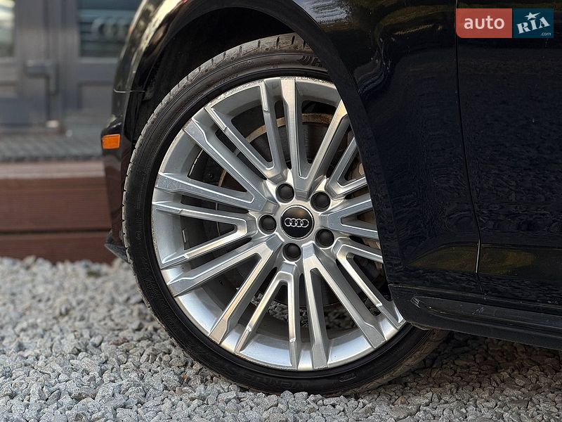 Седан Audi A4 2019 в Львове