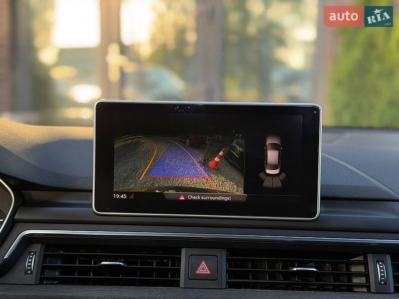 Седан Audi A4 2019 в Львове