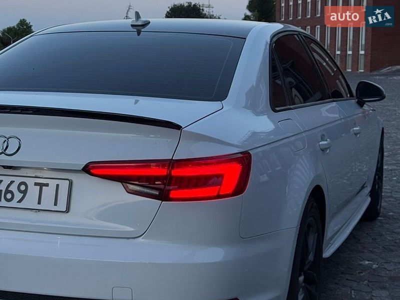Седан Audi A4 2017 в Днепре