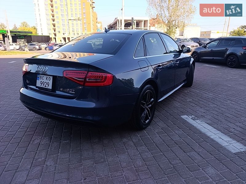 Седан Audi A4 2014 в Львові