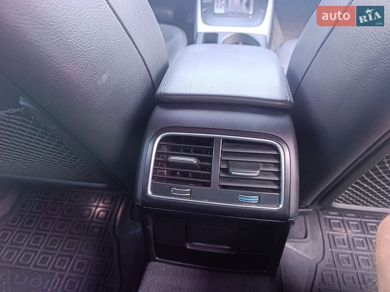 Седан Audi A4 2014 в Львові