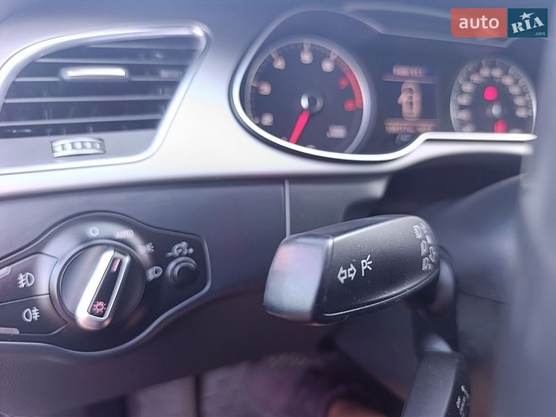 Седан Audi A4 2014 в Львові